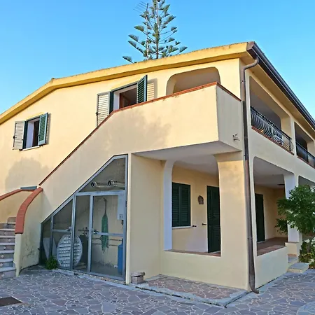 Holiday home Fiorito 300m By Portoottioluaffitti *