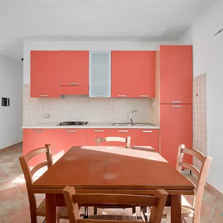 Holiday home Fiorito 300m By Portoottioluaffitti *